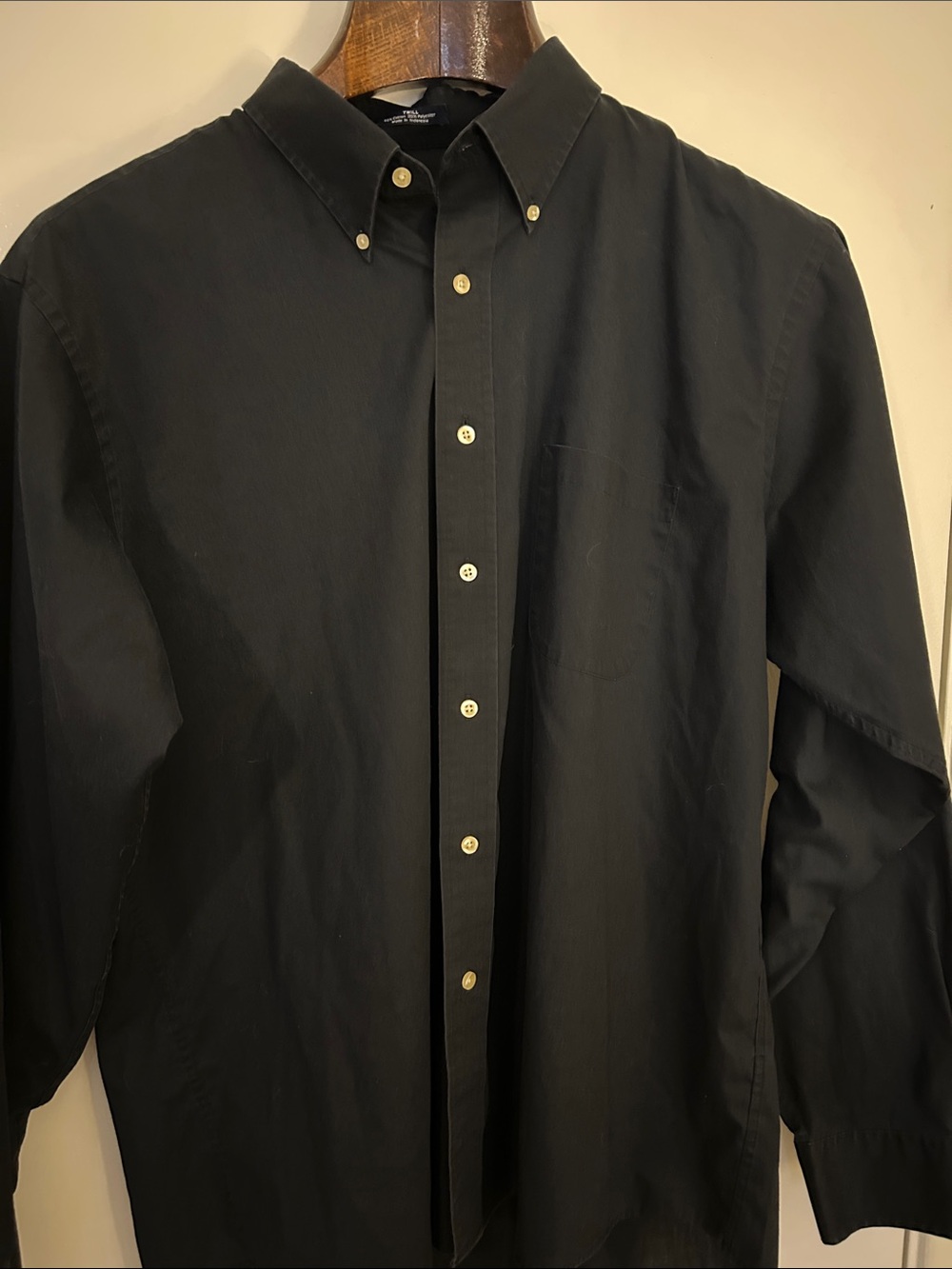 Chaps Men's Black Button-Down Dress Shirt - Classic Long Sleeve